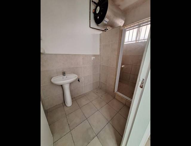 2 BEDROOM APARTMENT FOR SALE IN OVERPORT